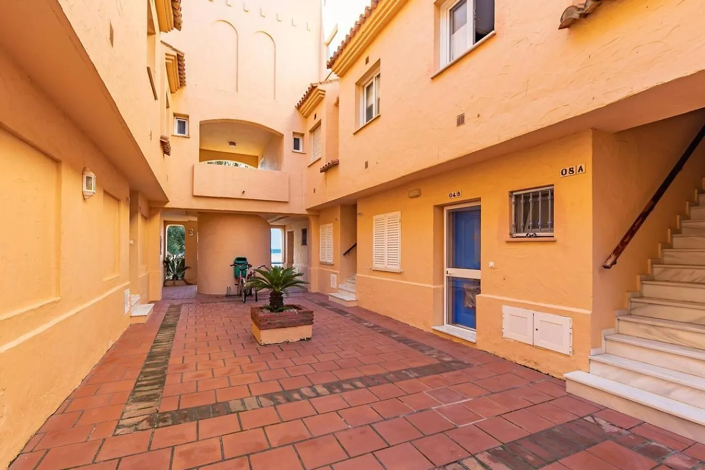 Apartamento en la playa. Tarifa 0*,  España